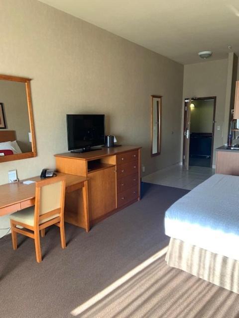 Clarion Pointe Hotel Rimbey Exterior photo