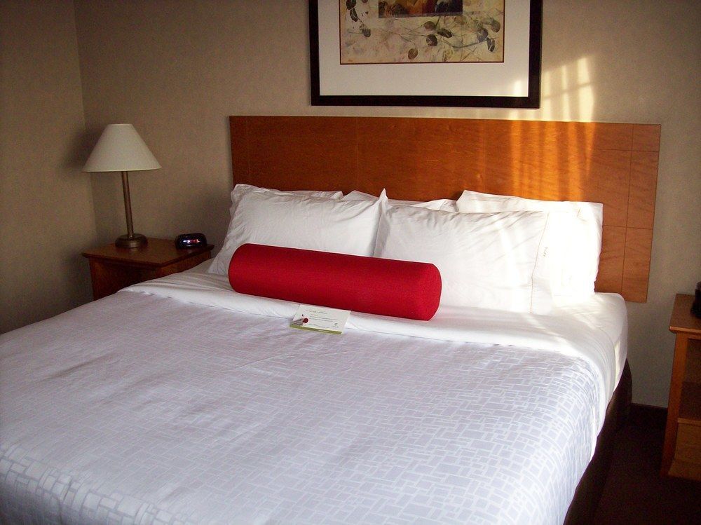 Clarion Pointe Hotel Rimbey Exterior photo